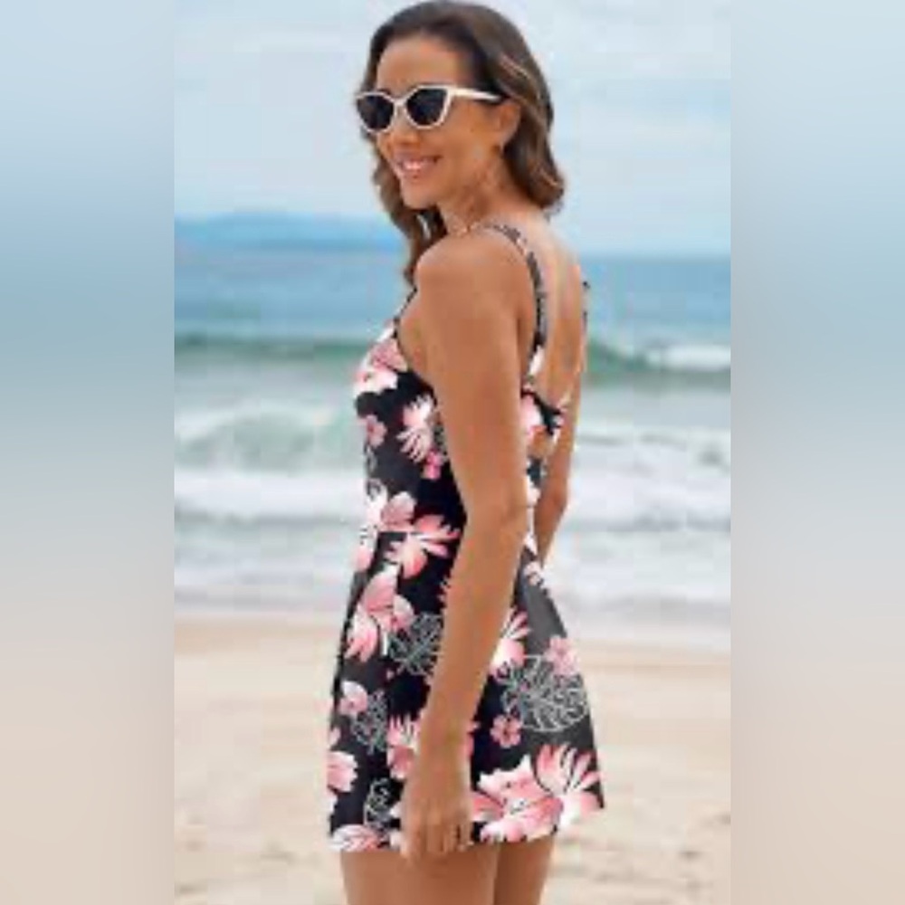 Swim‎ dress Black Floral Print 
Back